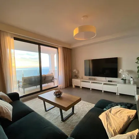 Luxurious With Seaview In Sunny Apartment Manilva