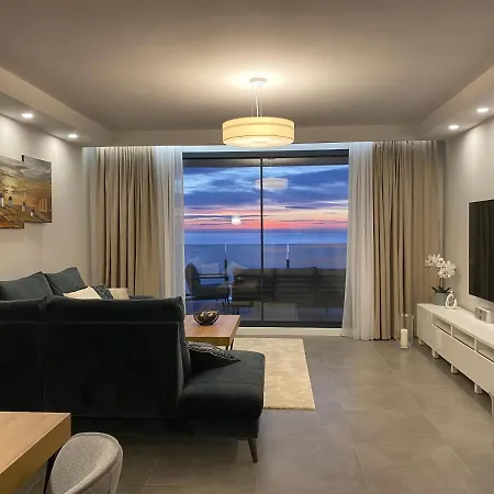 Luxurious With Seaview In Sunny *