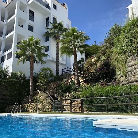 Luxurious With Seaview In Sunny Apartment *