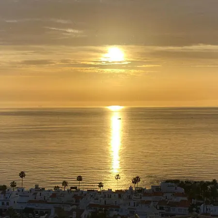 Luxurious With Seaview In Sunny