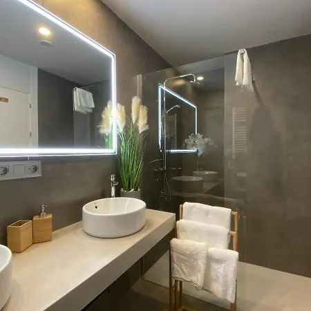 Apartment Luxurious With Seaview In Sunny Manilva